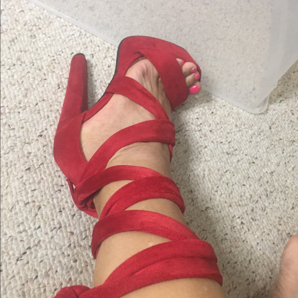 Forever 21 no name red velvety fabric straps